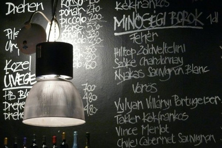 w kocsmie w Budapeszcie w kocsmie w Biudapeszcie